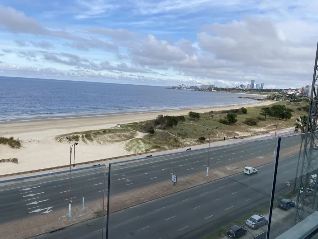 Magnifico apartamento de 2 dorm en Rambla