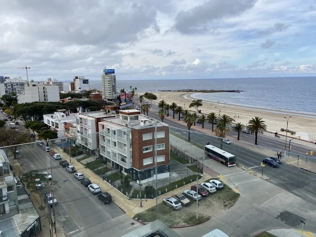 Magnifico apartamento de 2 dorm en Rambla